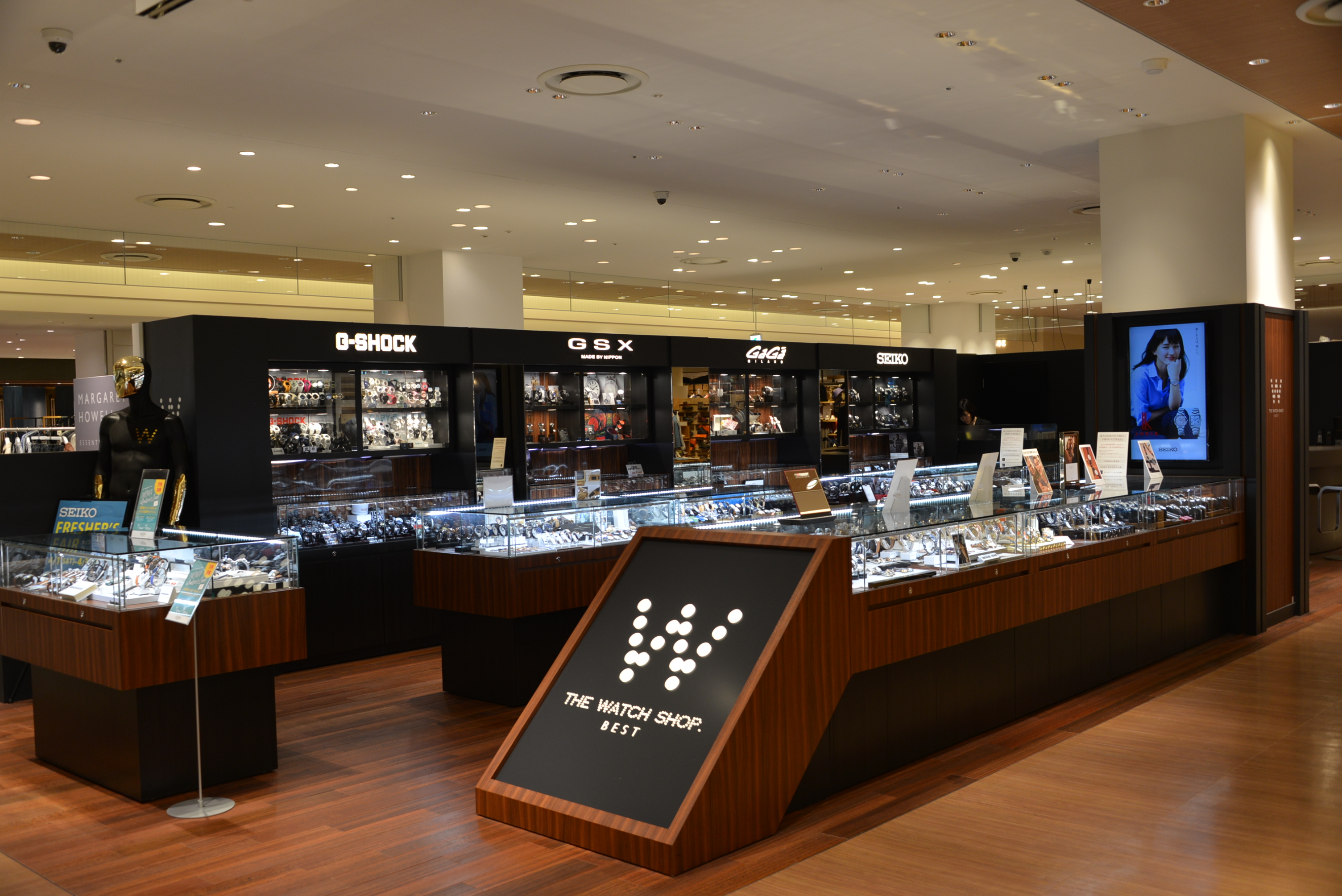 THE WATCH SHOP.LUCUA1100